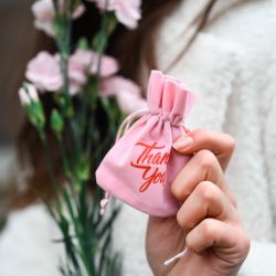 Velvet pouches 9 x 12 cm - light pink Women's Day