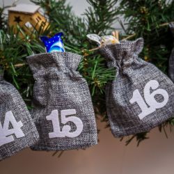 Grey Advent calendar jute pouches 12 x 15 cm + white numbers Holidays and special occasions
