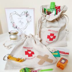 Pouches like linen with printing 15 x 20 cm - natural / Hangover kit Medium bags