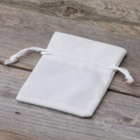 Velvet pouches 11 x 14 cm - white Baby Shower