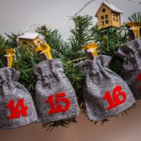 Grey Advent calendar jute pouches 12 x 15 cm + red numbers Christmas