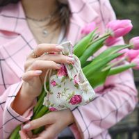 Pouches like linen with printing 10 x 13 cm - natural / roses Natural light bags