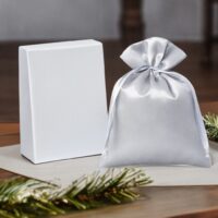 Satin bags 10 x 13 cm - silver Valentine's Day