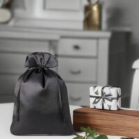 Satin bags 12 x 15 cm - black Medium bags