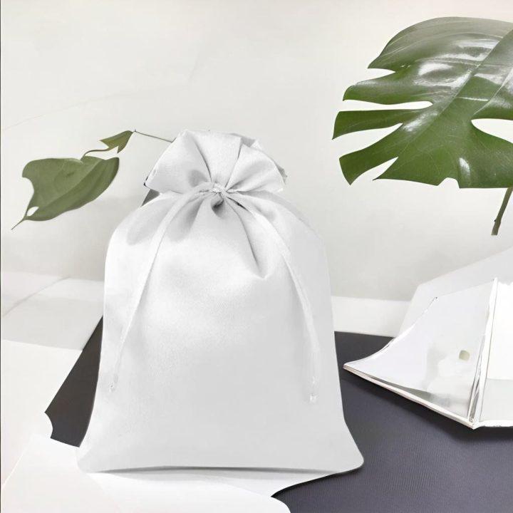 Satin bags 22 x 30 cm - white Women's Day