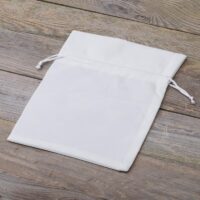 Velvet pouches 18 x 24 cm - white White bags